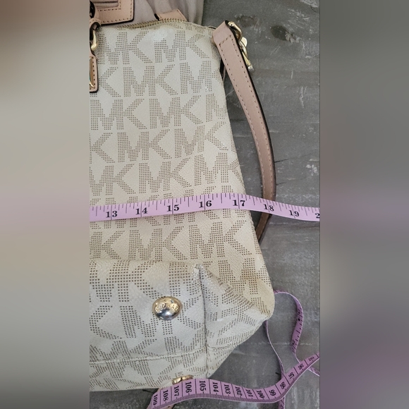 Michael Kors Jet Set Tote Bag - Picture 8 of 16